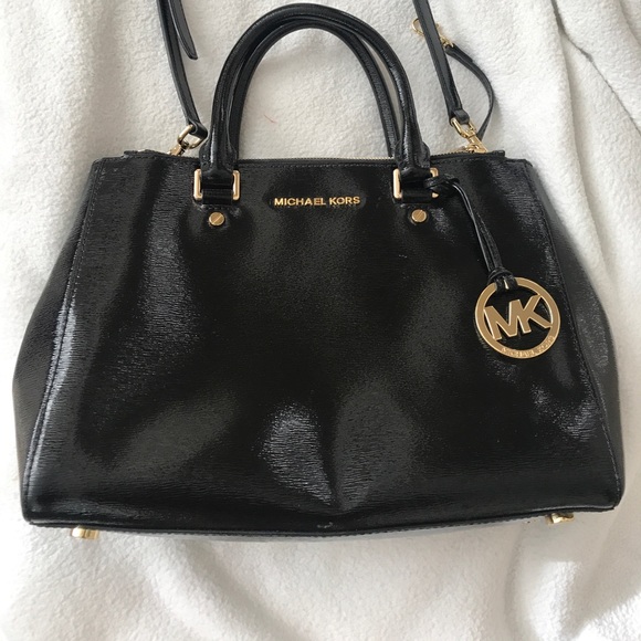 Michael Kors Handbags - Authentic Michael Kors black purse with dust bag