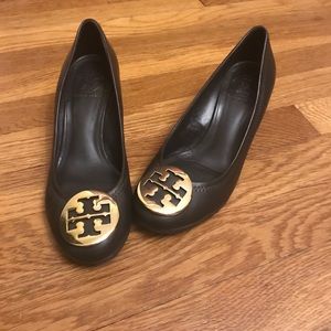 Chocolate Brown Tory Burch size 6 Wedge
