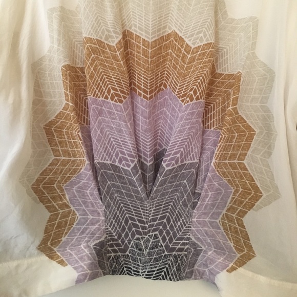 BCBG MaxAzria Beautiful Slouchy Silk Sheer Top M - Picture 2 of 8