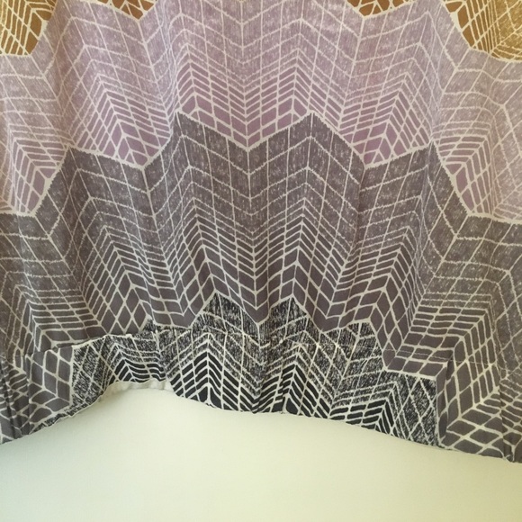 BCBG MaxAzria Beautiful Slouchy Silk Sheer Top M - Picture 6 of 8