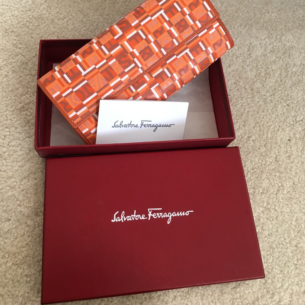 Ferragamo women's wallet