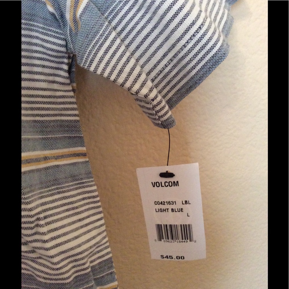 🔴 Boys VOLCOM dress shirt - Picture 3 of 4