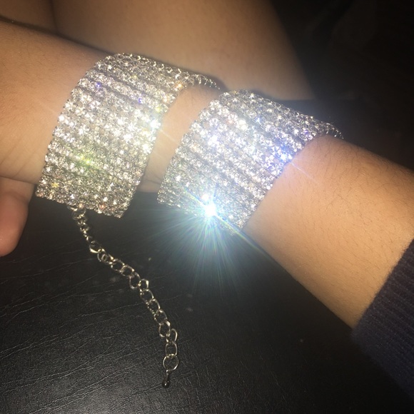 Fashionnova choker, fits any size - Picture 3 of 3