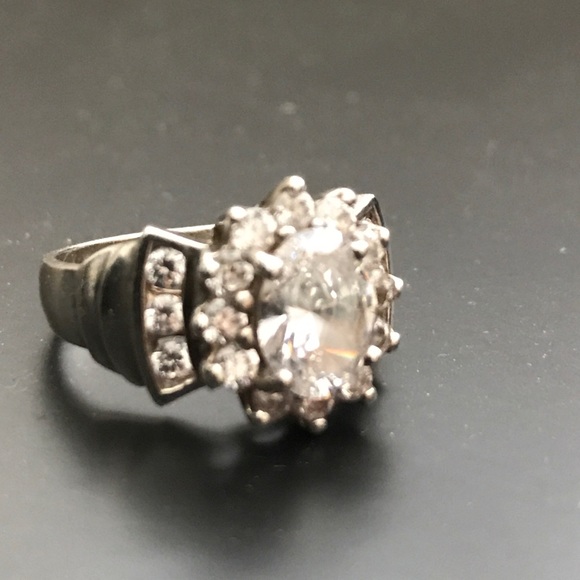 Cubic zirconia ring set in sterling silver.  Sz 7 - Picture 3 of 6