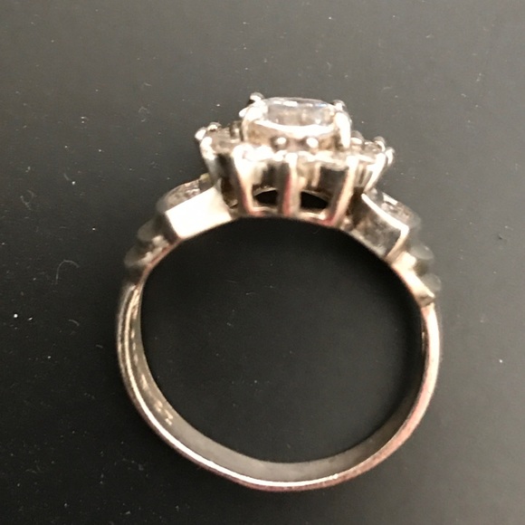 Cubic zirconia ring set in sterling silver.  Sz 7 - Picture 4 of 6