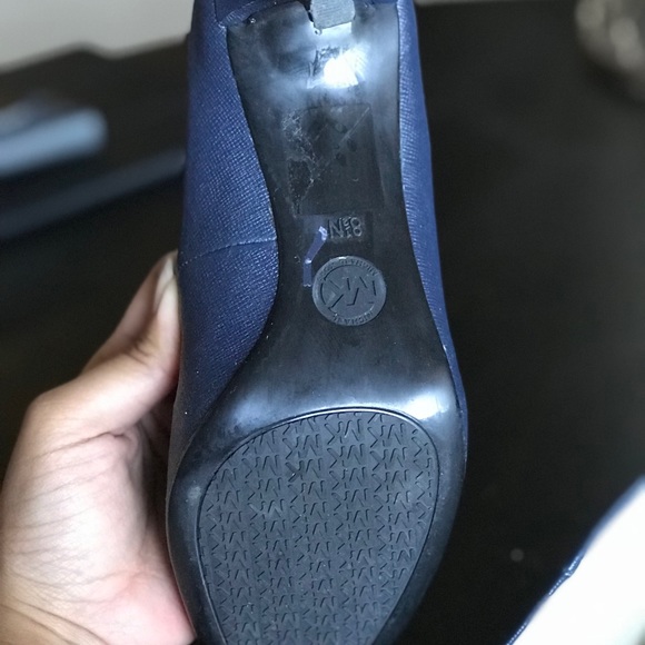 Michael Kors pumps excellent condition - Picture 3 of 3