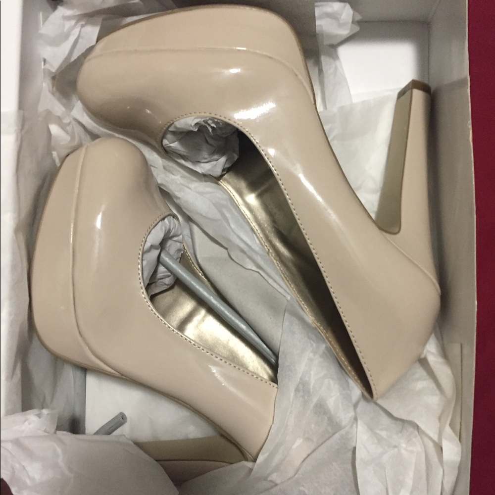 Brand New Guess Heels