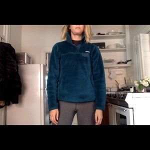 Patagonia Women’s Snap-T Fleece Pullover in teal.