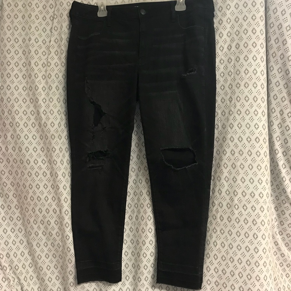 American Eagle Black Distressed Jeans