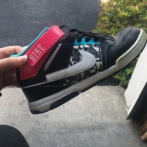 nike girls sneaker high tops