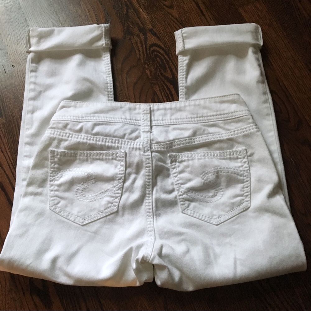 White Silver Jeans Suki Capris sz 26