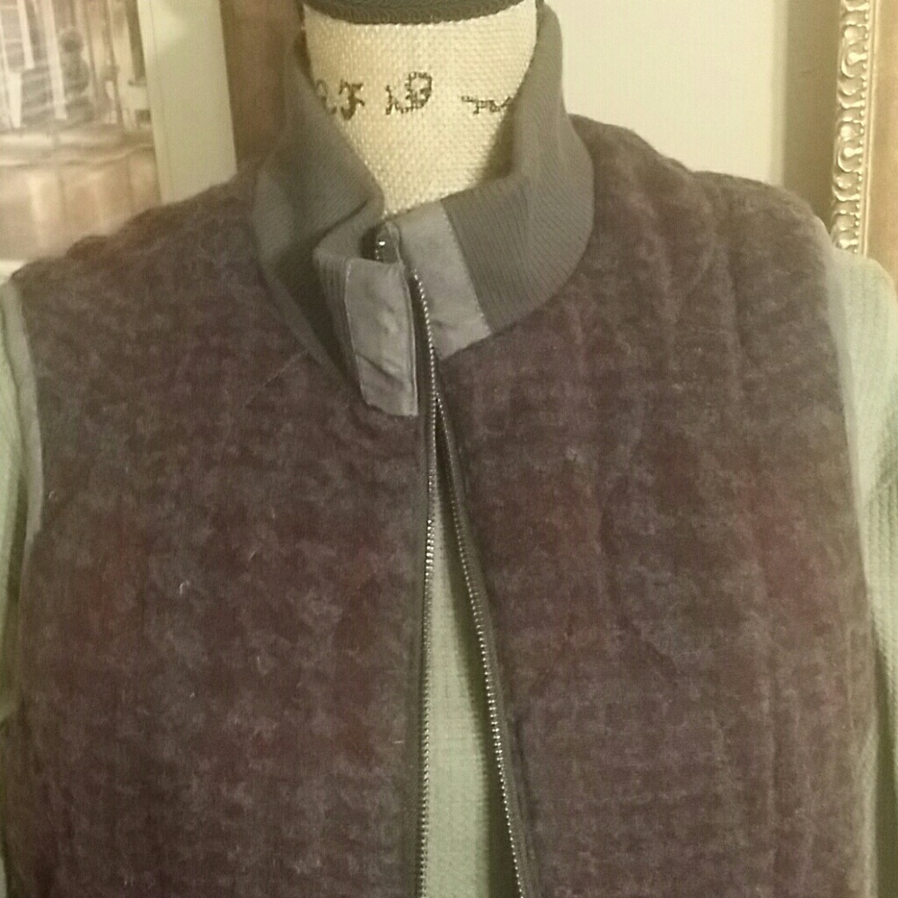 Wool vest - Picture 2 of 3