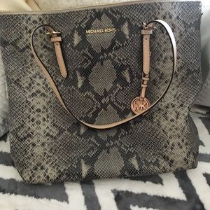 Snake print Michael Kors tote