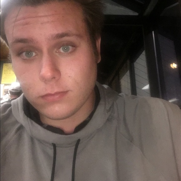 Meet your Posher, Gavin - Picture 1 of 1