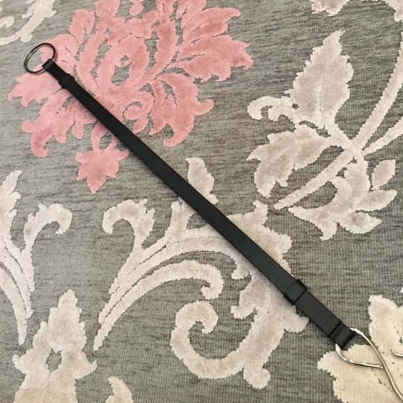 Completely adjustable black belt - Picture 2 of 3