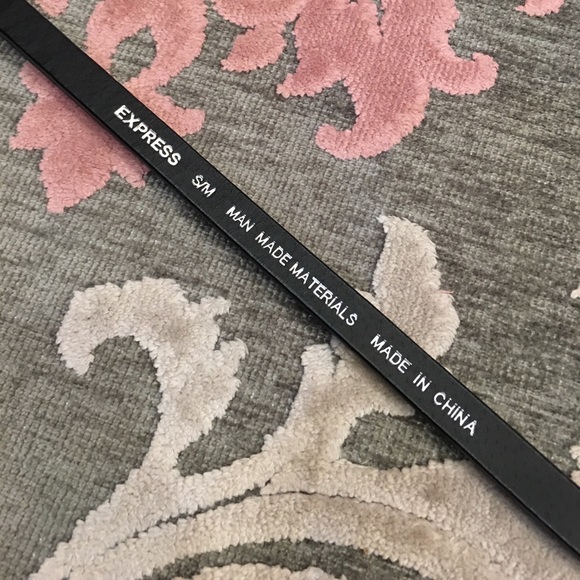 Completely adjustable black belt - Picture 3 of 3