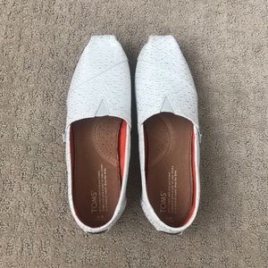 Brand new white leather sz 9 Toms classic slip on