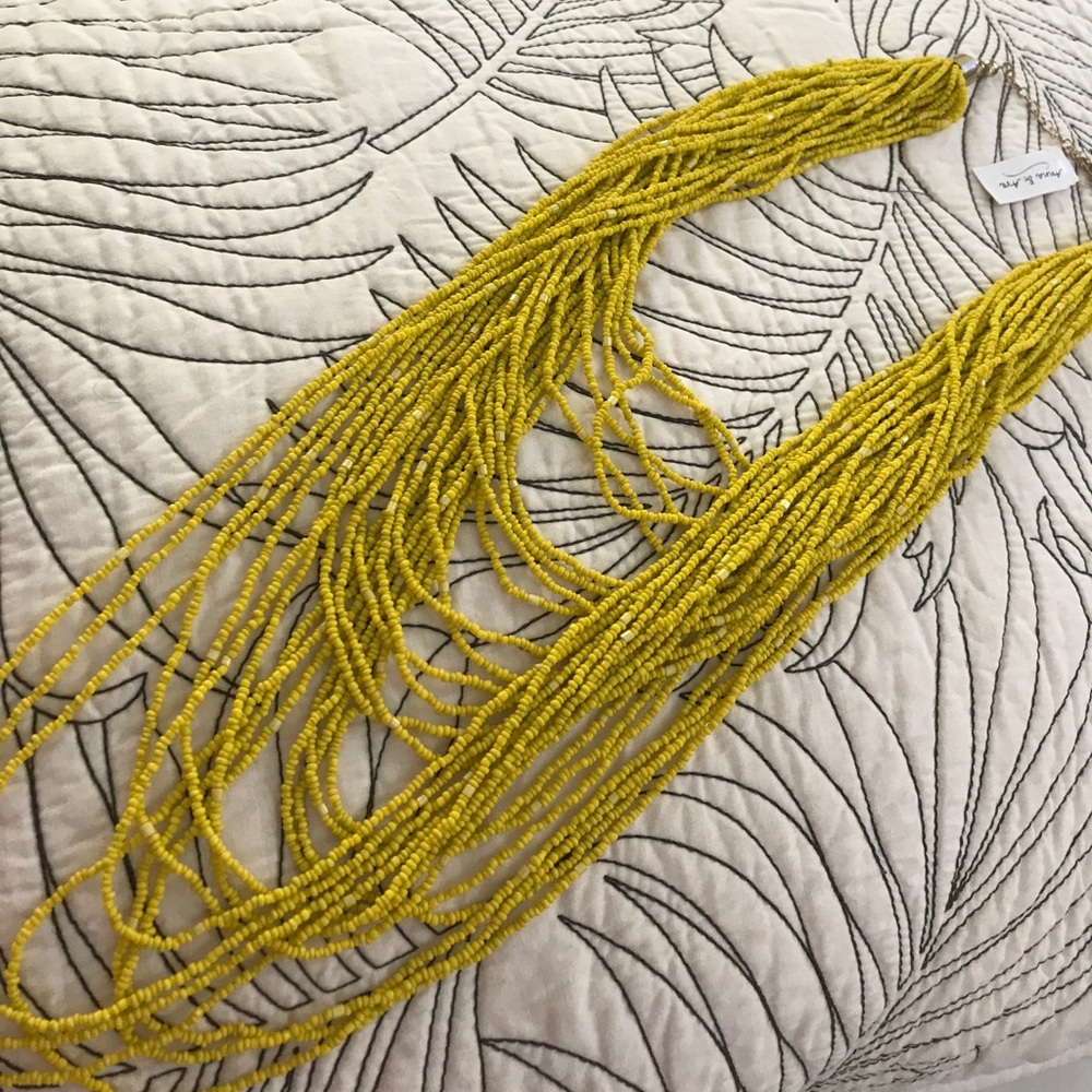 Anna & Ava yellow beaded necklace BNWT