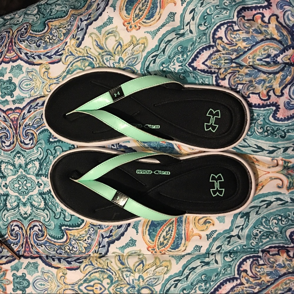 Under Armour women's Flip Flops