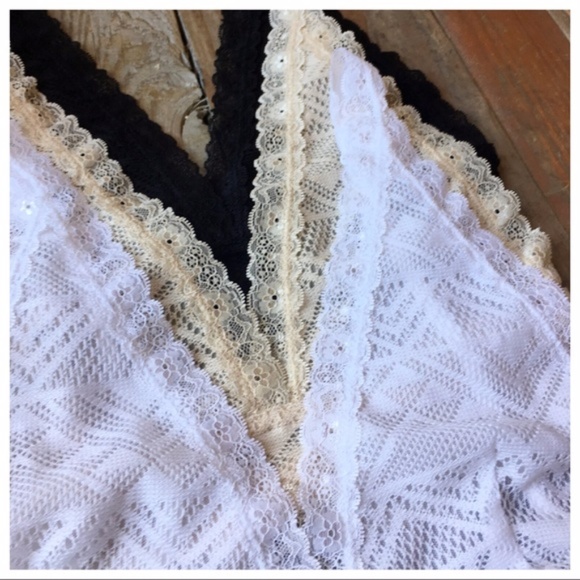 LAST ONE! White Lace Bralette - Picture 3 of 5