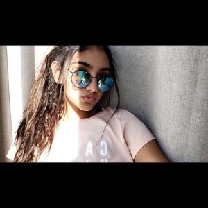 Meet your Posher, Emaira