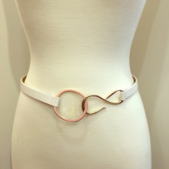 Completely adjustable white belt - Picture 1 of 5