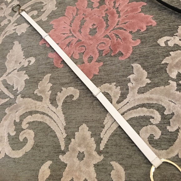 Completely adjustable white belt - Picture 2 of 5
