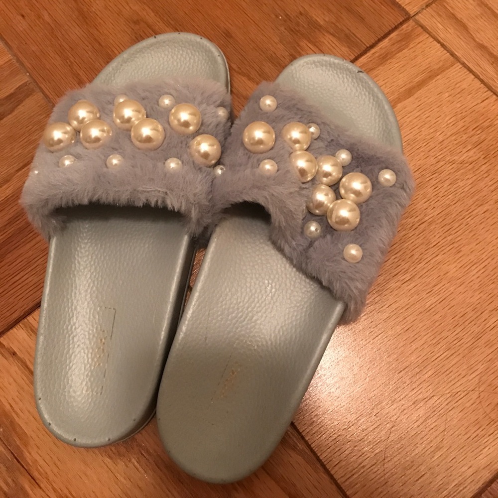 grey faux fur slide on sandals with faux pearls