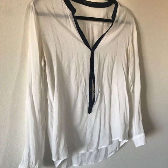 White blouse - Picture 1 of 2