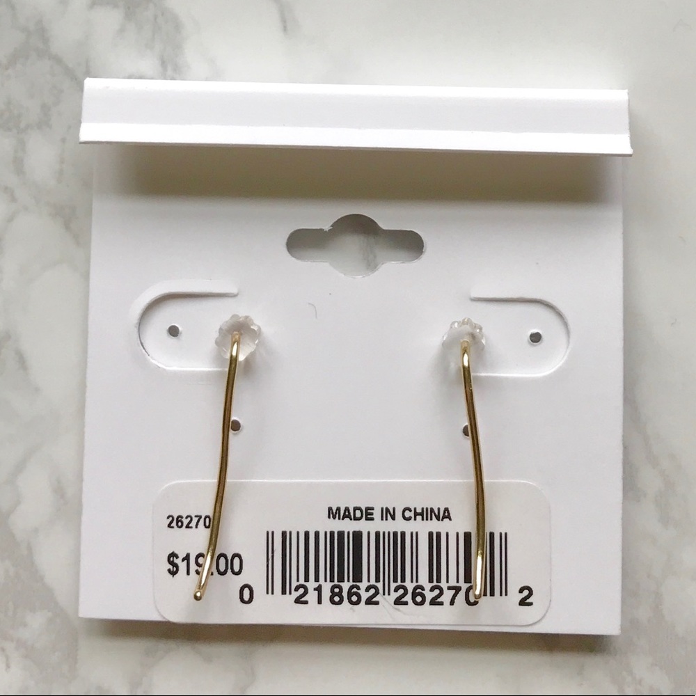 New Guess Earrings - Picture 2 of 2