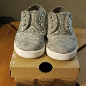 Adorable TOMS toddler Paseo laceless sneakers