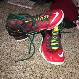 I am selling my soldier 8 lebrond