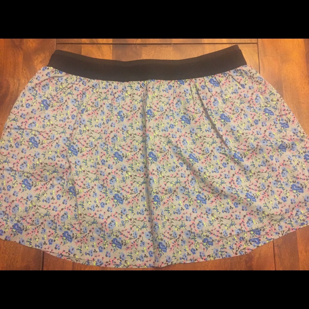 Old Navy Floral Skirt!!!