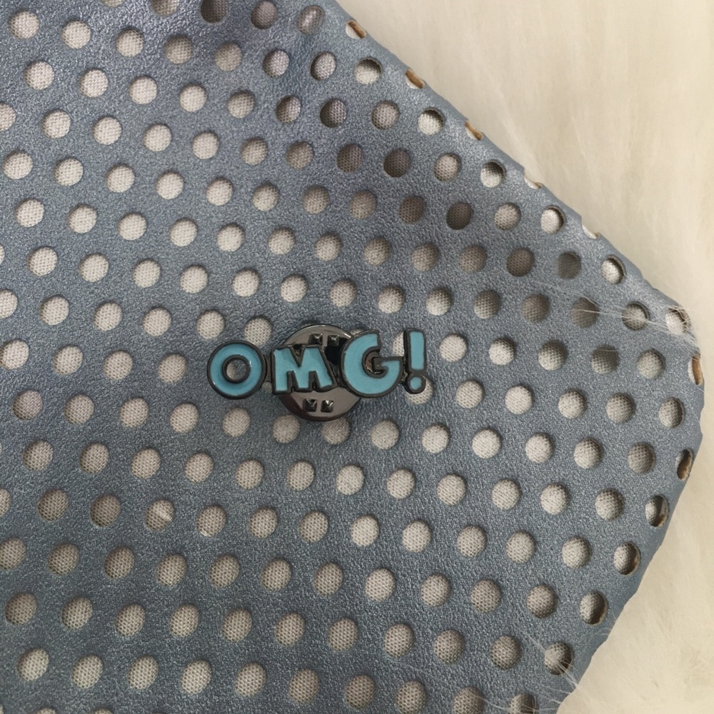OMG!  Enamel Pin - Picture 2 of 4