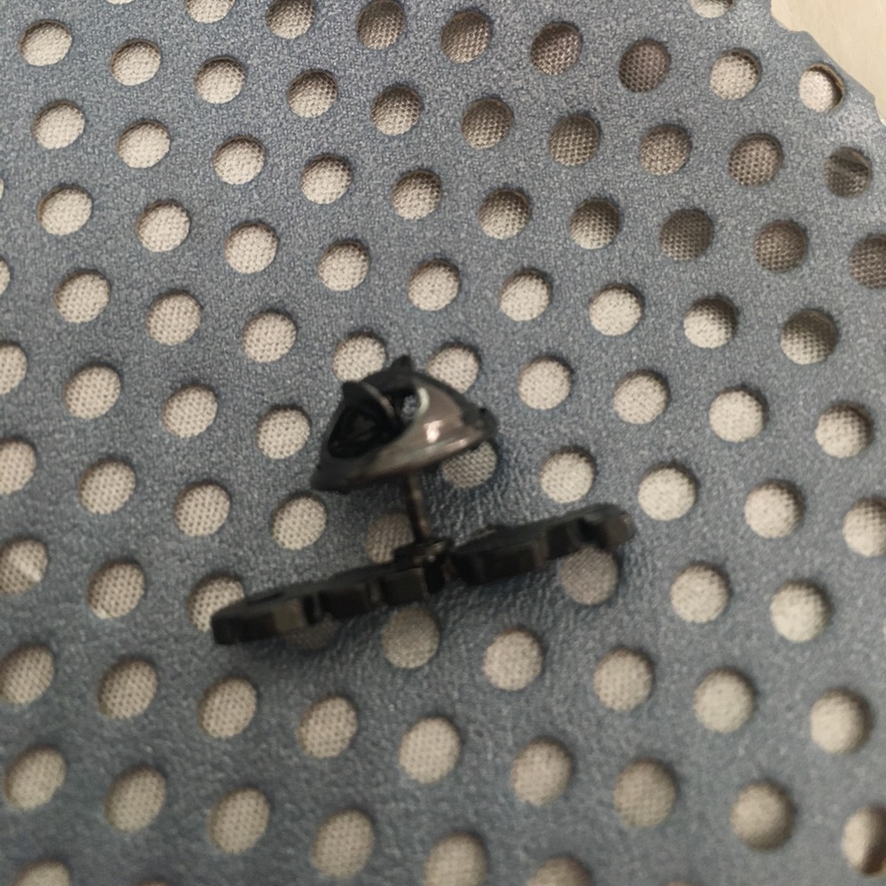 OMG!  Enamel Pin - Picture 3 of 4