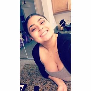 Meet your Posher, Camila