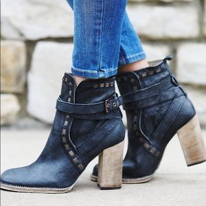 Free People Heirloom Heeled Boots. Sz 39