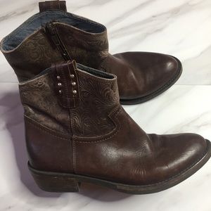 Blackmail Distressed Ankle Boot