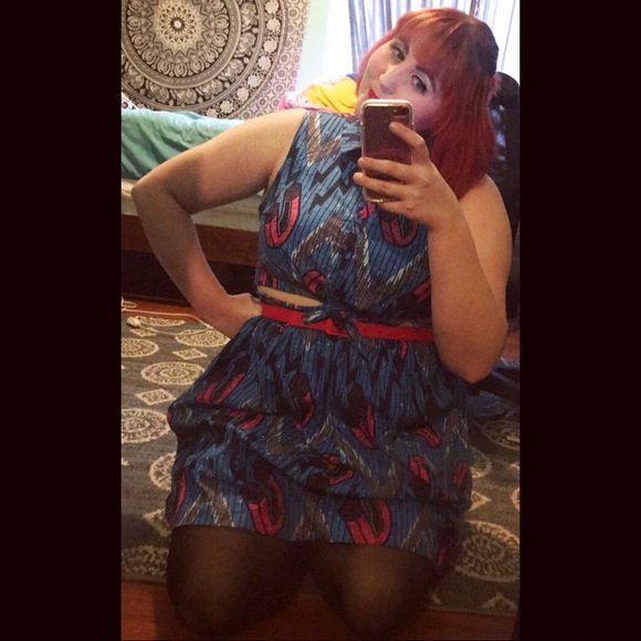 Meet the Posher: Megan 💖✨✨✨ - Picture 3 of 8