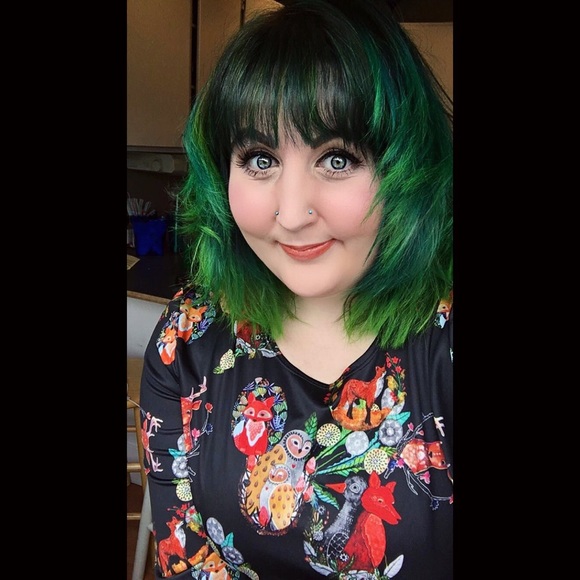 Meet the Posher: Megan 💖✨✨✨ - Picture 7 of 8