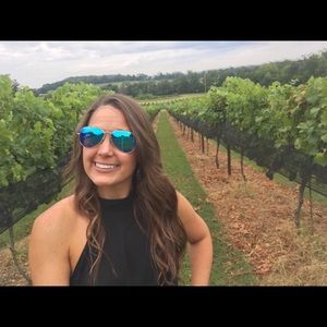 Meet your Posher, Ashley