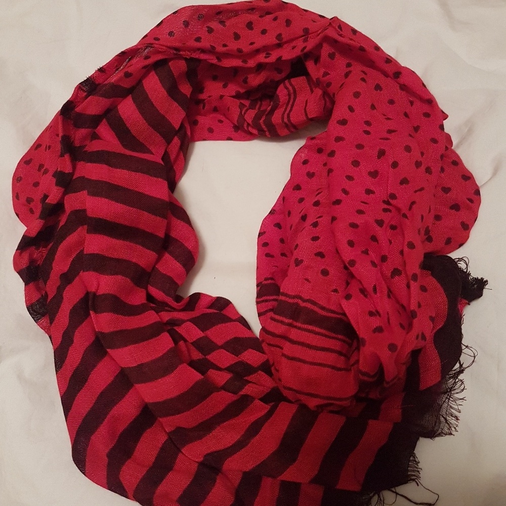 Express striped/heart scarf