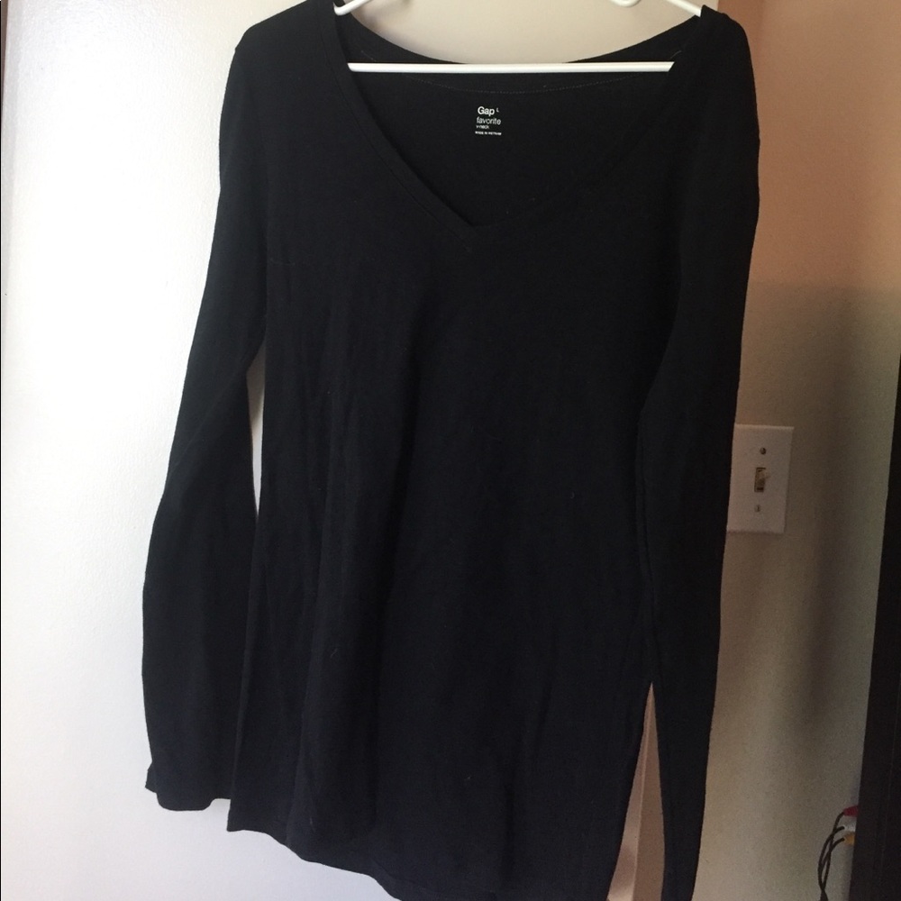 V neck long sleeve shirt