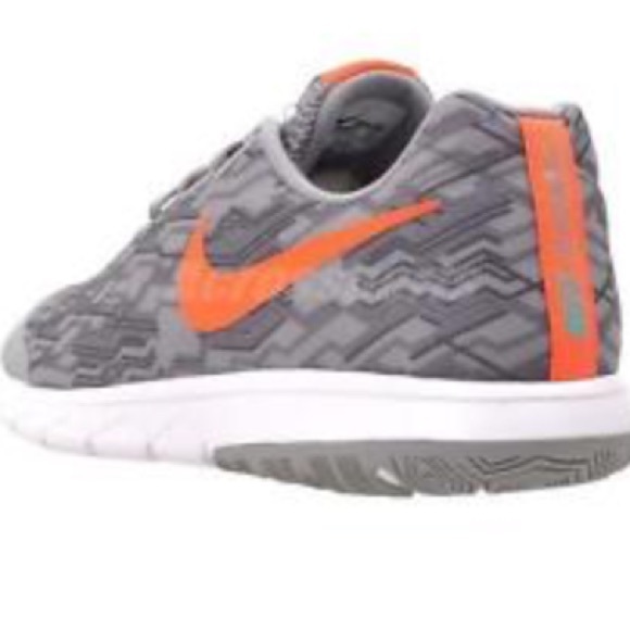 NWT men's NIKE shoes - Picture 6 of 8