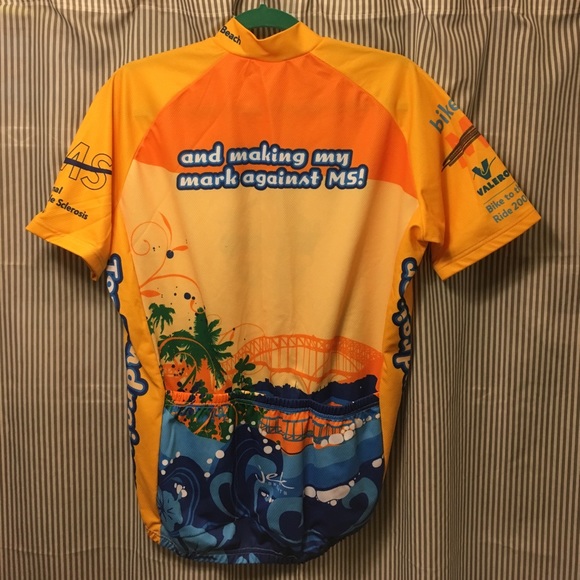 Cycling shirt with back pockets - Picture 2 of 5