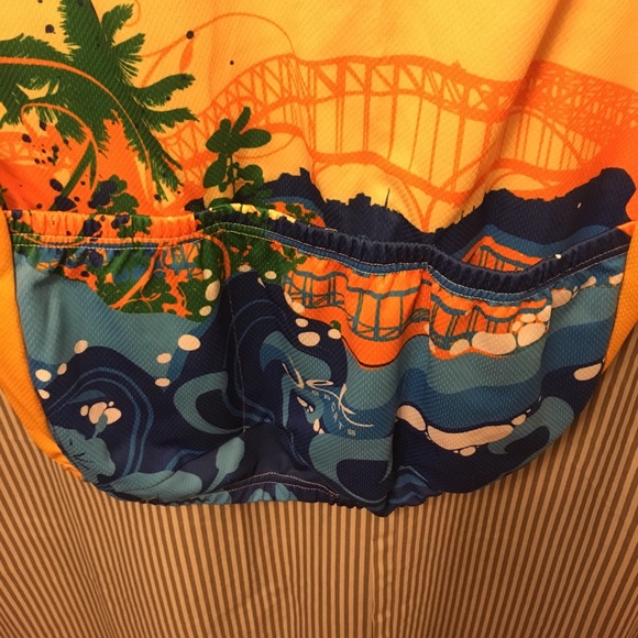 Cycling shirt with back pockets - Picture 3 of 5