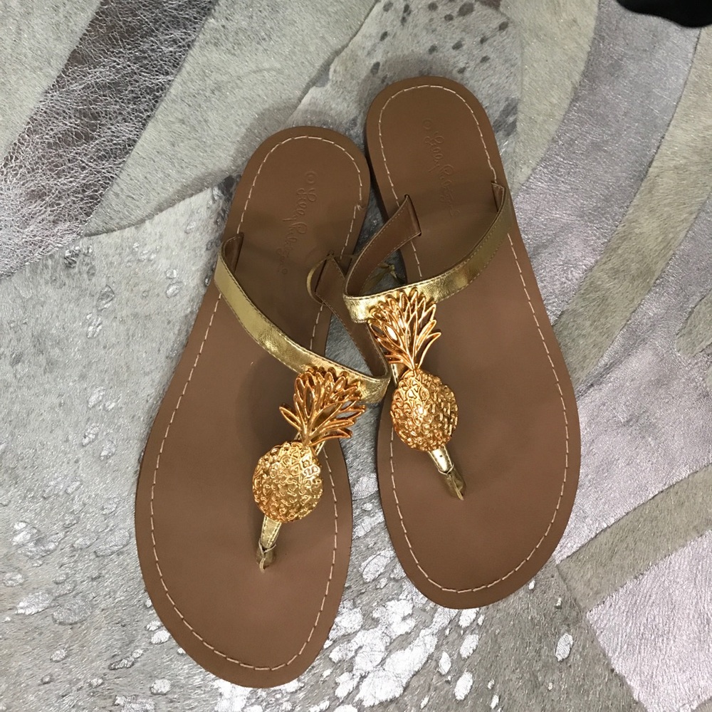 Lilly Pulitzer pineapple sandals 🍍