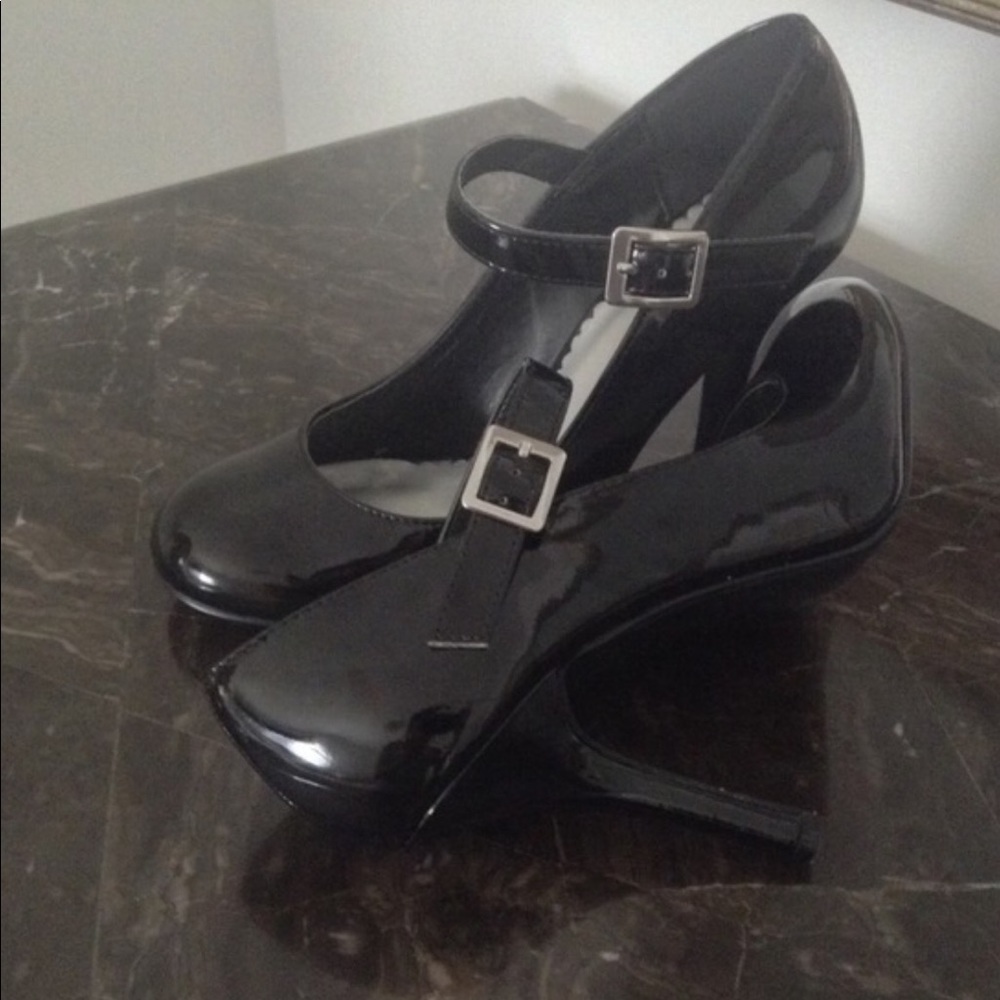 Like new black high heels (only worn twice)