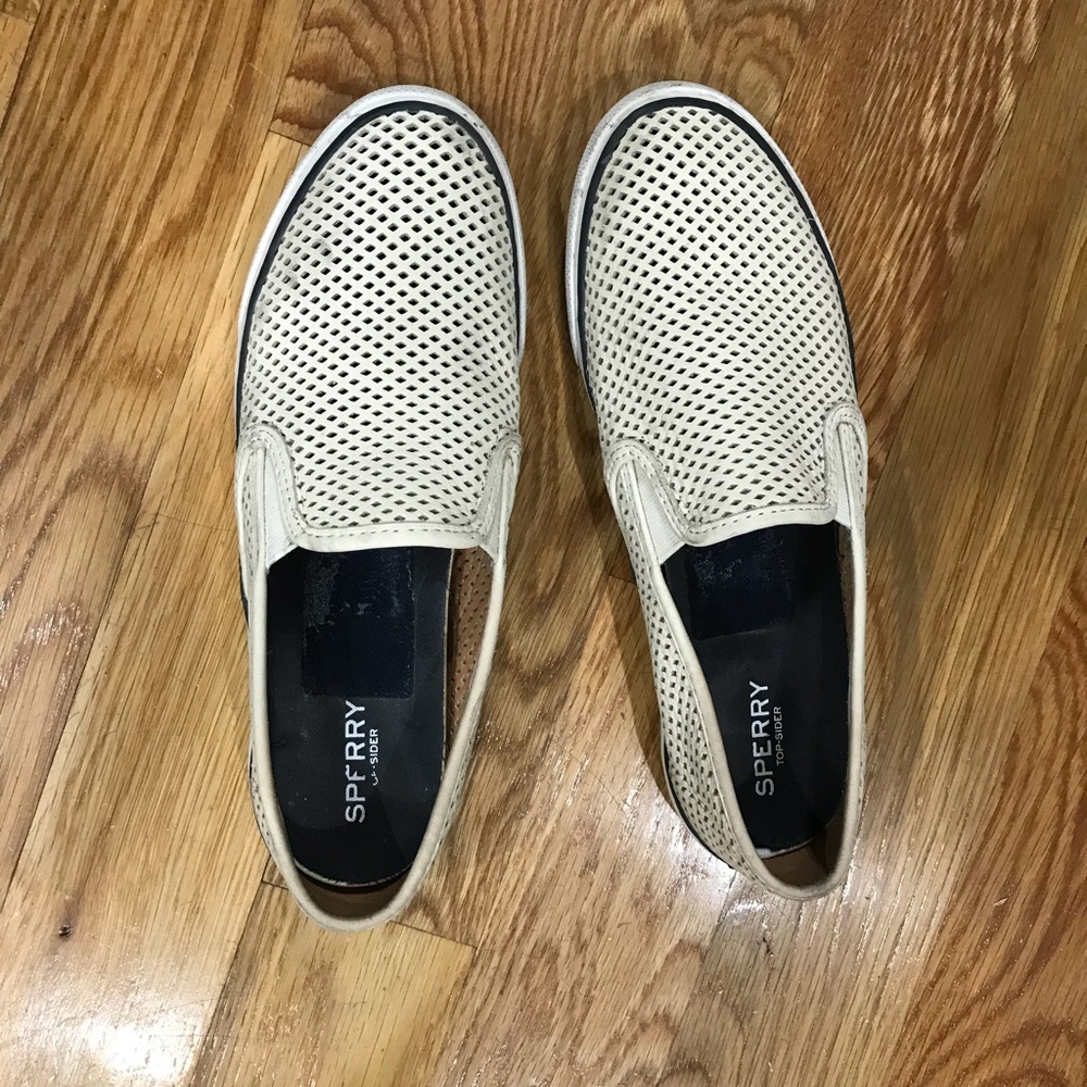 Classic women’s Sperry’s!