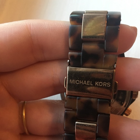 Watch MK Tortoise and gold main image 2